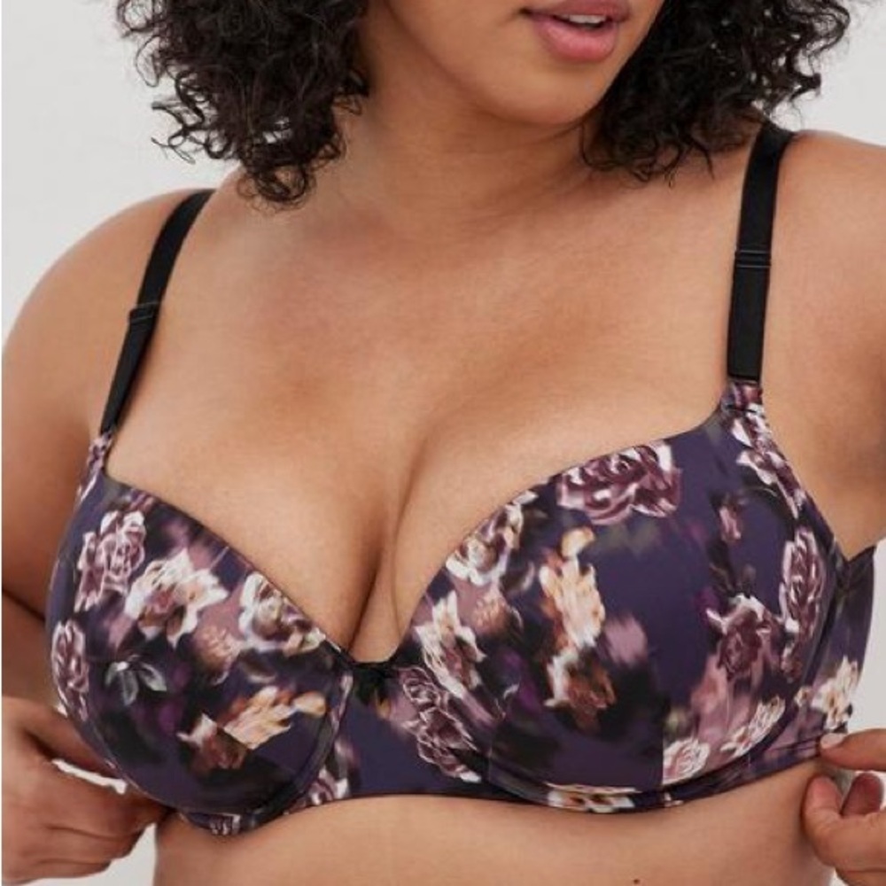 Torrid 360 Back Smoothing Perfect Coverage Lightly Lined Smooth Bra 44D